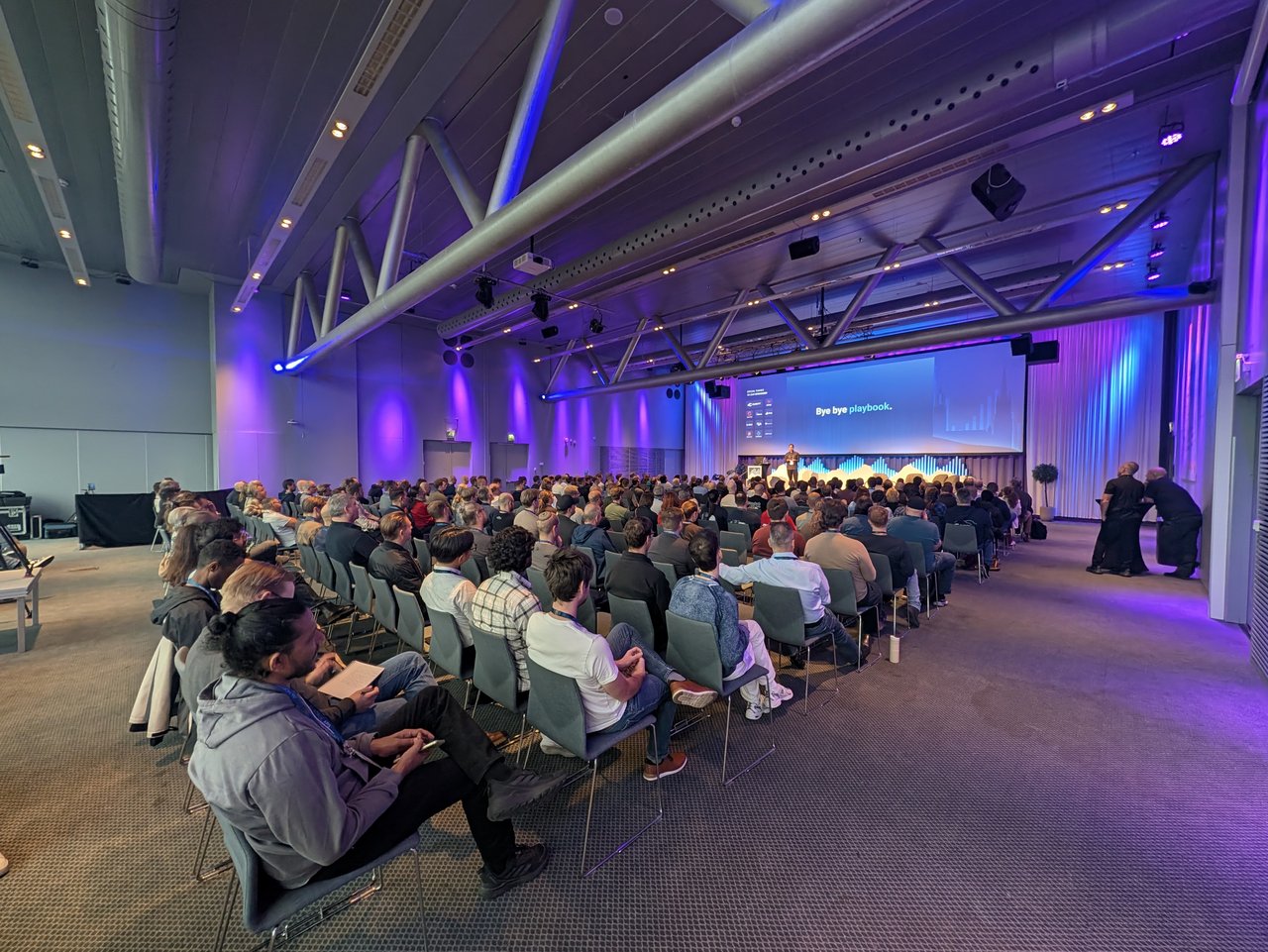 A full Bankettsalen auditorium for the opening keynotes